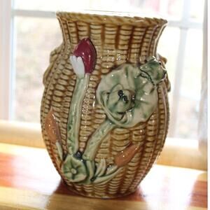 Frog Vase Majolica Style w basket weave pattern